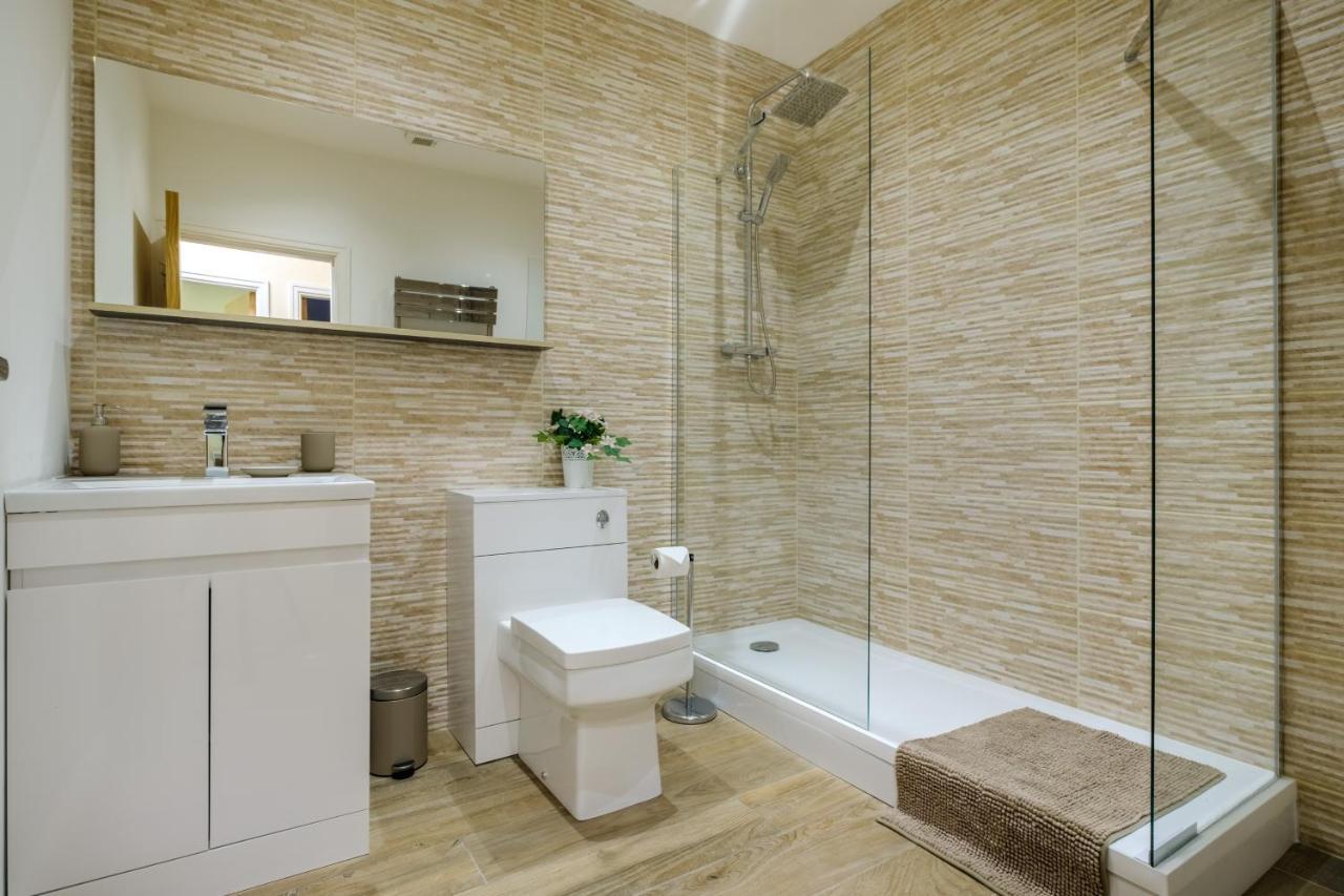 באונס-און-ווינדרמיר Flat 2, The Old Antiques Warehouse - Free Off-Site Health Club Access With Pool, Sauna, Steam Room & Gym מראה חיצוני תמונה
