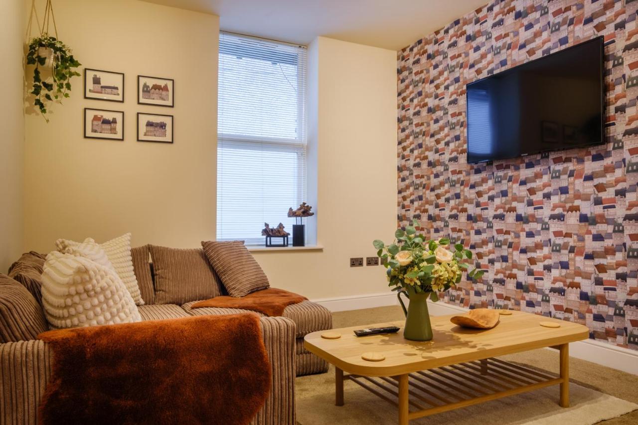 באונס-און-ווינדרמיר Flat 2, The Old Antiques Warehouse - Free Off-Site Health Club Access With Pool, Sauna, Steam Room & Gym מראה חיצוני תמונה