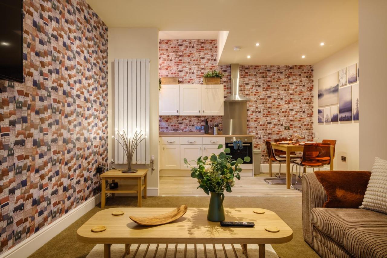 באונס-און-ווינדרמיר Flat 2, The Old Antiques Warehouse - Free Off-Site Health Club Access With Pool, Sauna, Steam Room & Gym מראה חיצוני תמונה