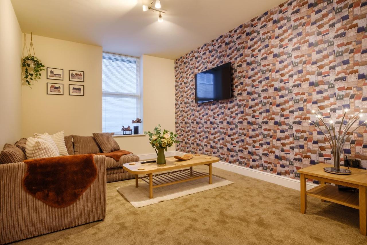 באונס-און-ווינדרמיר Flat 2, The Old Antiques Warehouse - Free Off-Site Health Club Access With Pool, Sauna, Steam Room & Gym מראה חיצוני תמונה