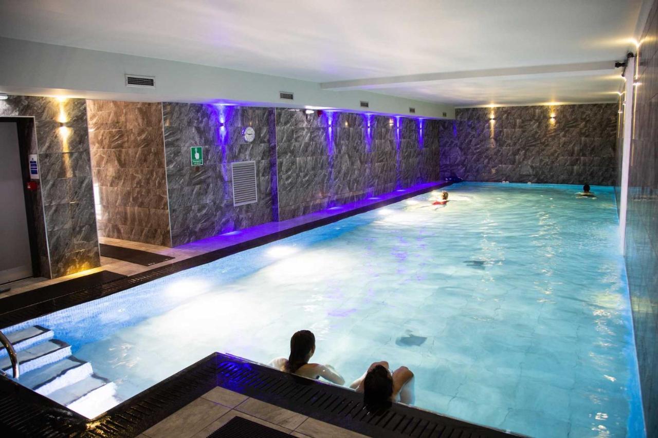 באונס-און-ווינדרמיר Flat 2, The Old Antiques Warehouse - Free Off-Site Health Club Access With Pool, Sauna, Steam Room & Gym מראה חיצוני תמונה